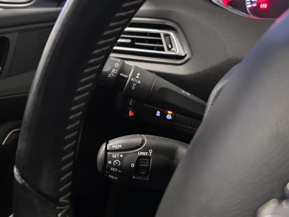 1.2 PureTech Blue Lease Executive | NL-Auto | 100% Onderhouden | Pano |