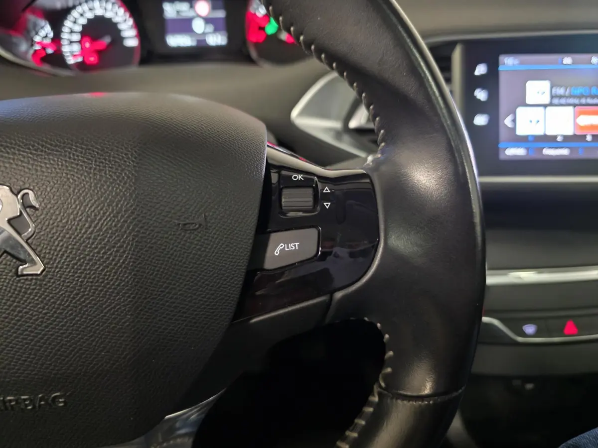 1.2 PureTech Blue Lease Executive | NL-Auto | 100% Onderhouden | Pano |