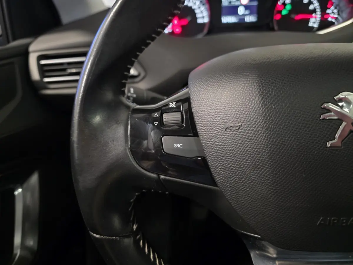 1.2 PureTech Blue Lease Executive | NL-Auto | 100% Onderhouden | Pano |