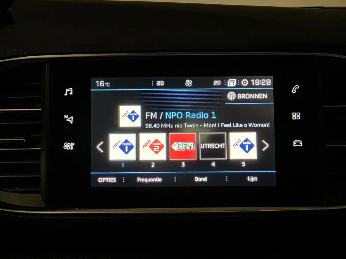 1.2 PureTech Blue Lease Executive | NL-Auto | 100% Onderhouden | Pano |