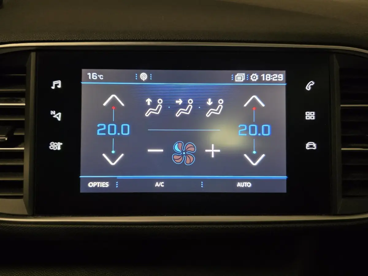 1.2 PureTech Blue Lease Executive | NL-Auto | 100% Onderhouden | Pano |