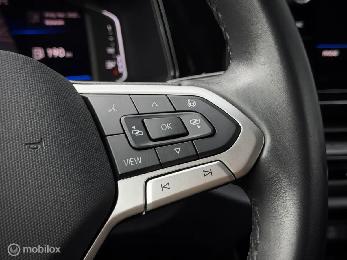 1.5 TSI R-Line|Pano|Beats|Black-Style|IQ Lights|Trekhaak|Camera|Stoelvwr|