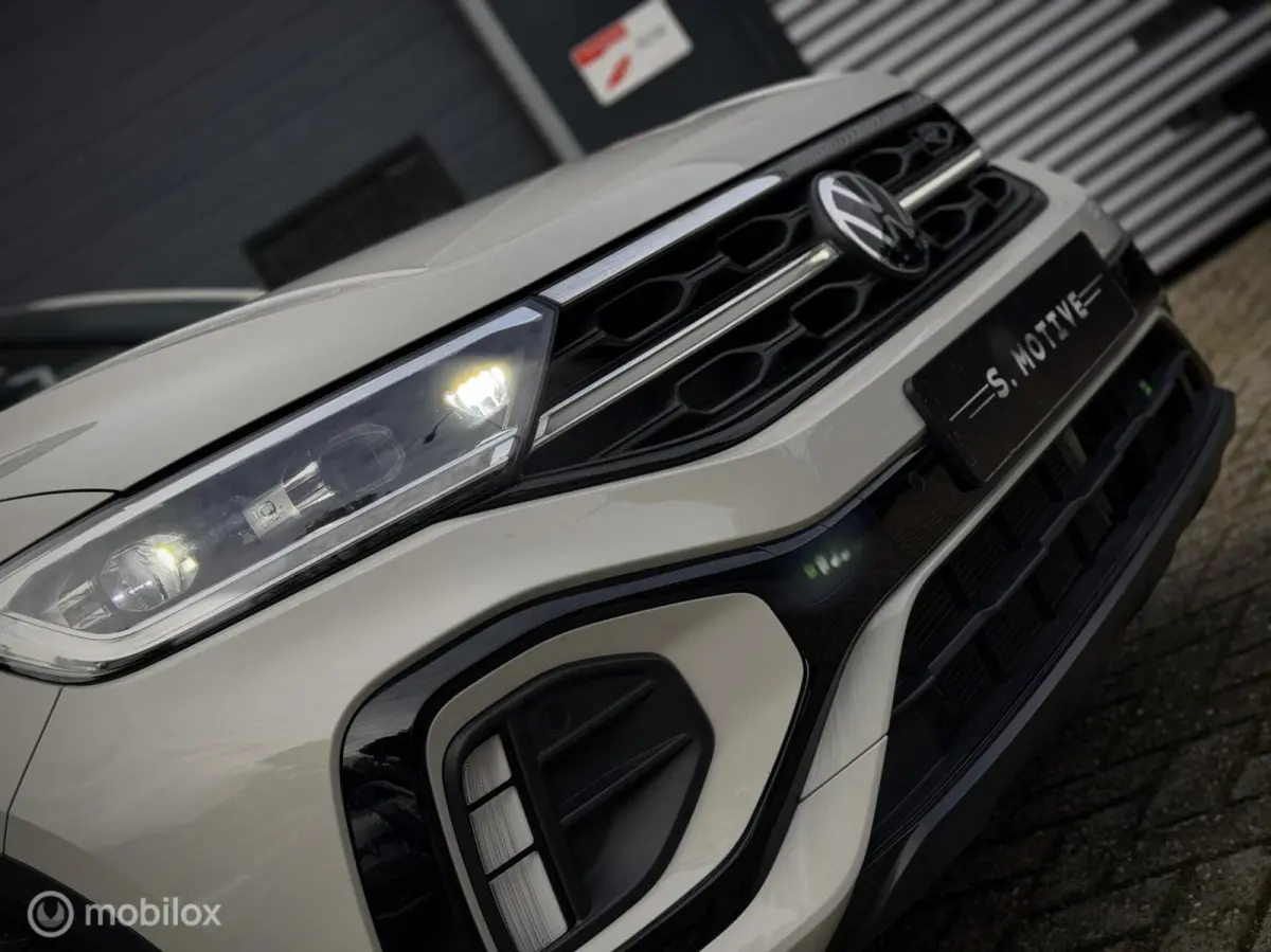 1.5 TSI R-Line|Pano|Beats|Black-Style|IQ Lights|Trekhaak|Camera|Stoelvwr|