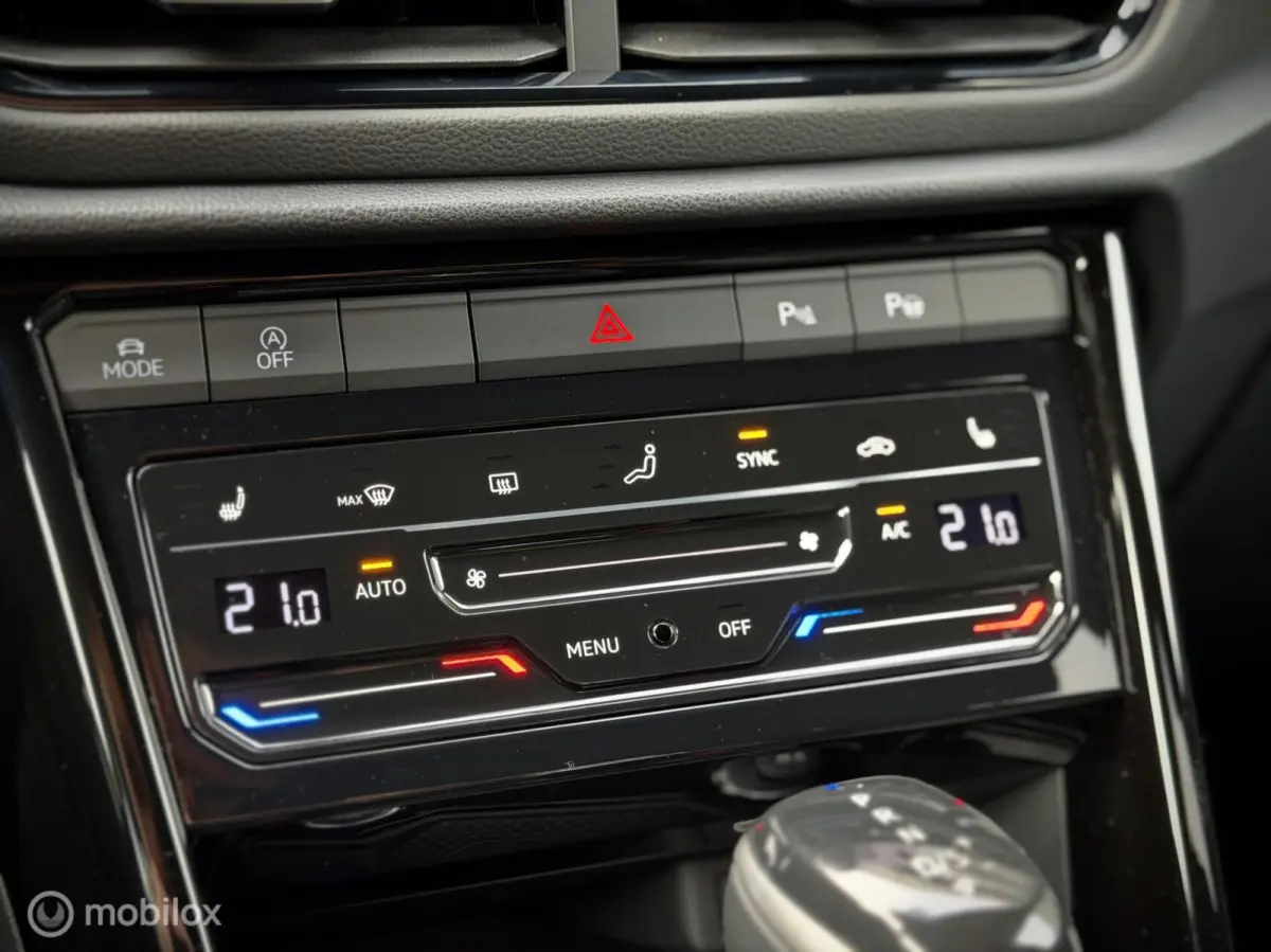 1.5 TSI R-Line|Pano|Beats|Black-Style|IQ Lights|Trekhaak|Camera|Stoelvwr|