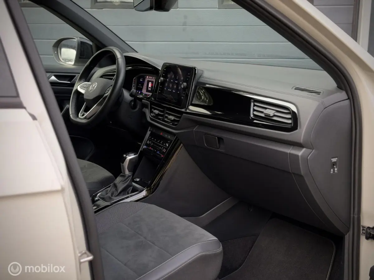 1.5 TSI R-Line|Pano|Beats|Black-Style|IQ Lights|Trekhaak|Camera|Stoelvwr|