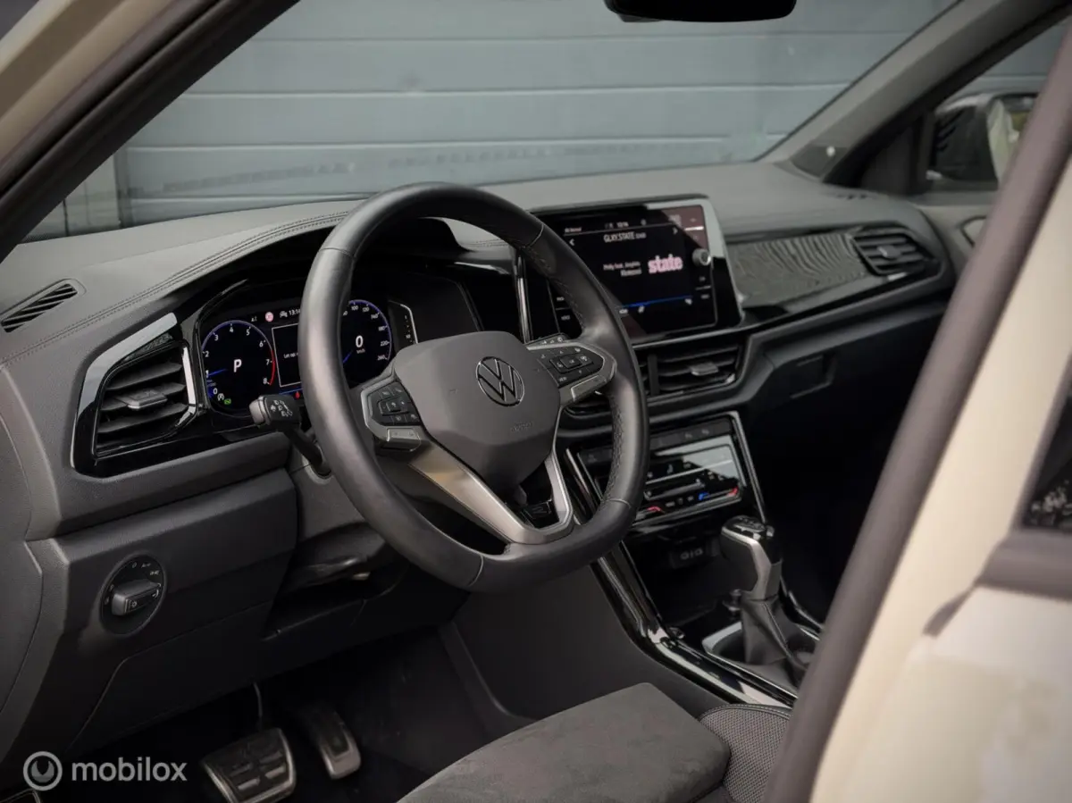 1.5 TSI R-Line|Pano|Beats|Black-Style|IQ Lights|Trekhaak|Camera|Stoelvwr|