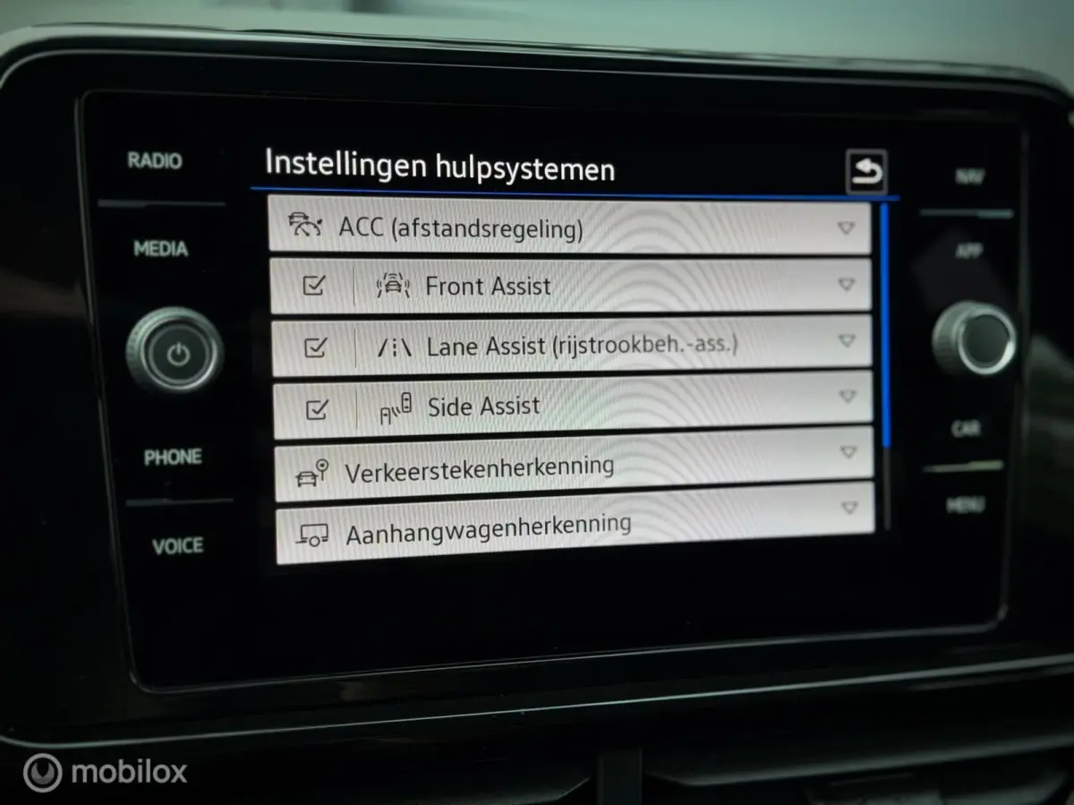 1.5 TSI R-Line|Pano|Beats|Black-Style|IQ Lights|Trekhaak|Camera|Stoelvwr|