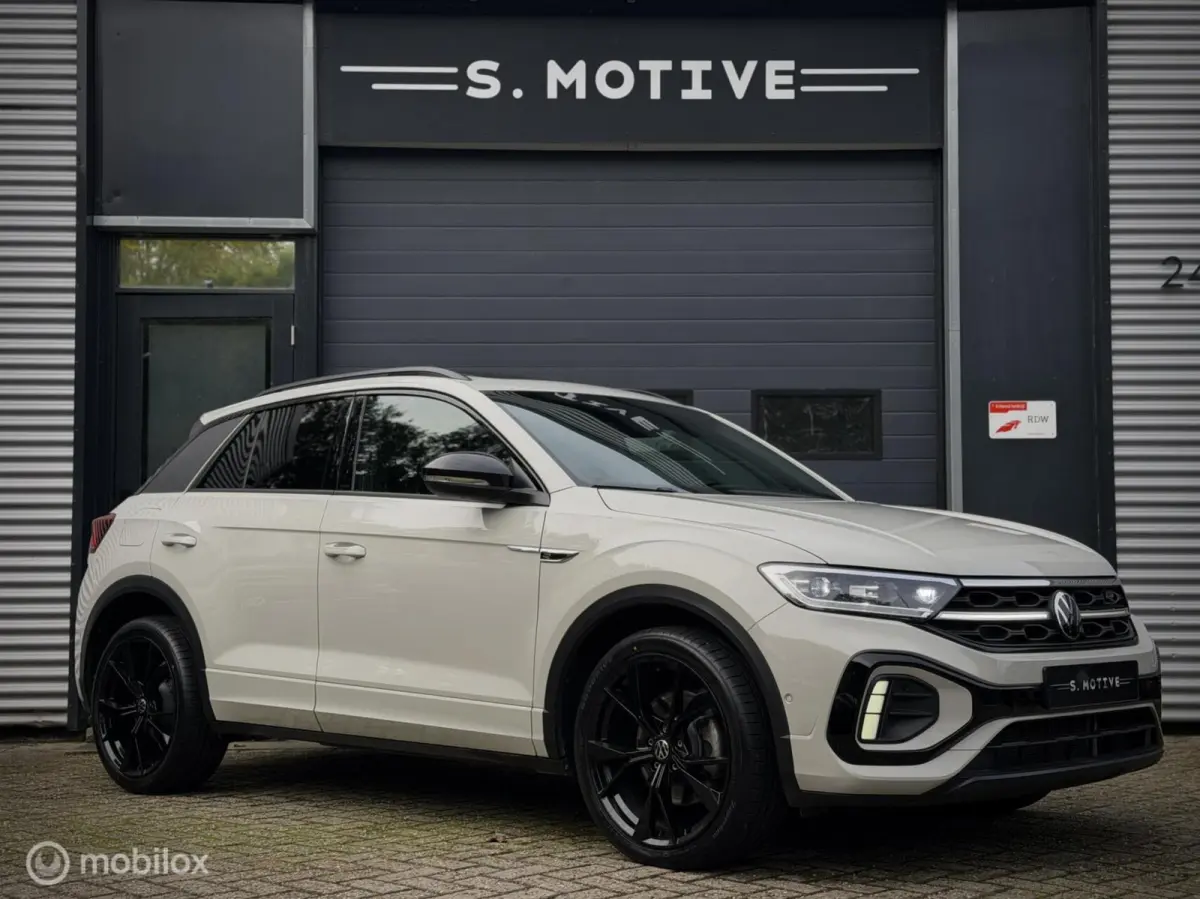 1.5 TSI R-Line|Pano|Beats|Black-Style|IQ Lights|Trekhaak|Camera|Stoelvwr|