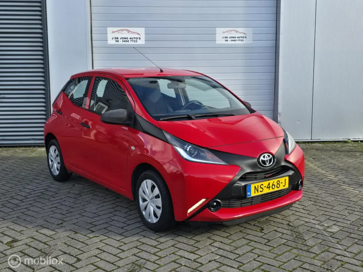 1.0 VVT-i x-now 77000km! Nieuwe banden!