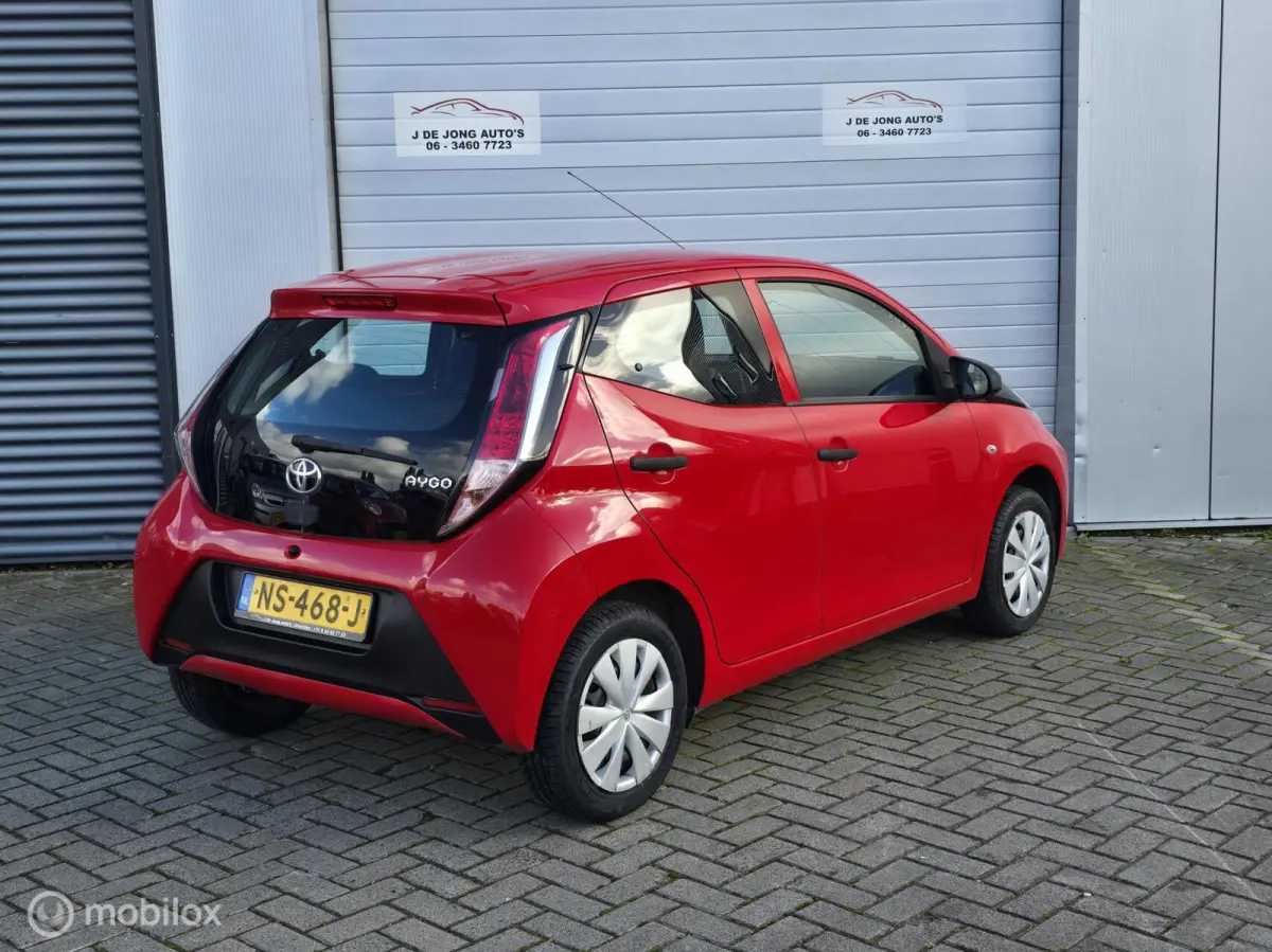 1.0 VVT-i x-now 77000km! Nieuwe banden!