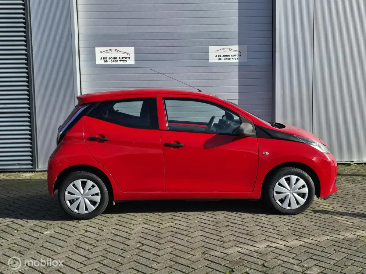 1.0 VVT-i x-now 77000km! Nieuwe banden!