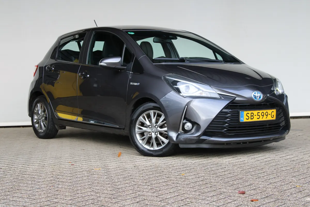 1.5 Hybrid Executive | Achteruitrijcamera | Climate control | Cruise control | Navigatie |