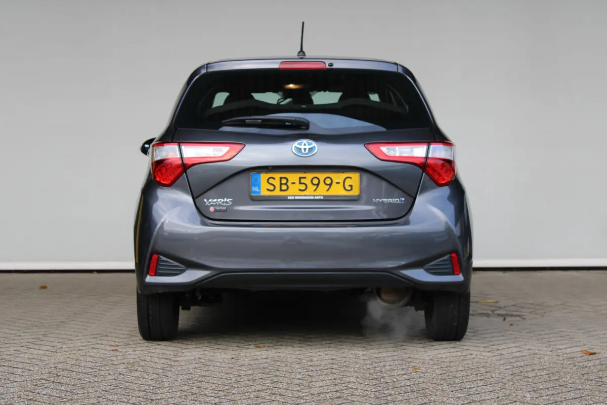 1.5 Hybrid Executive | Achteruitrijcamera | Climate control | Cruise control | Navigatie |