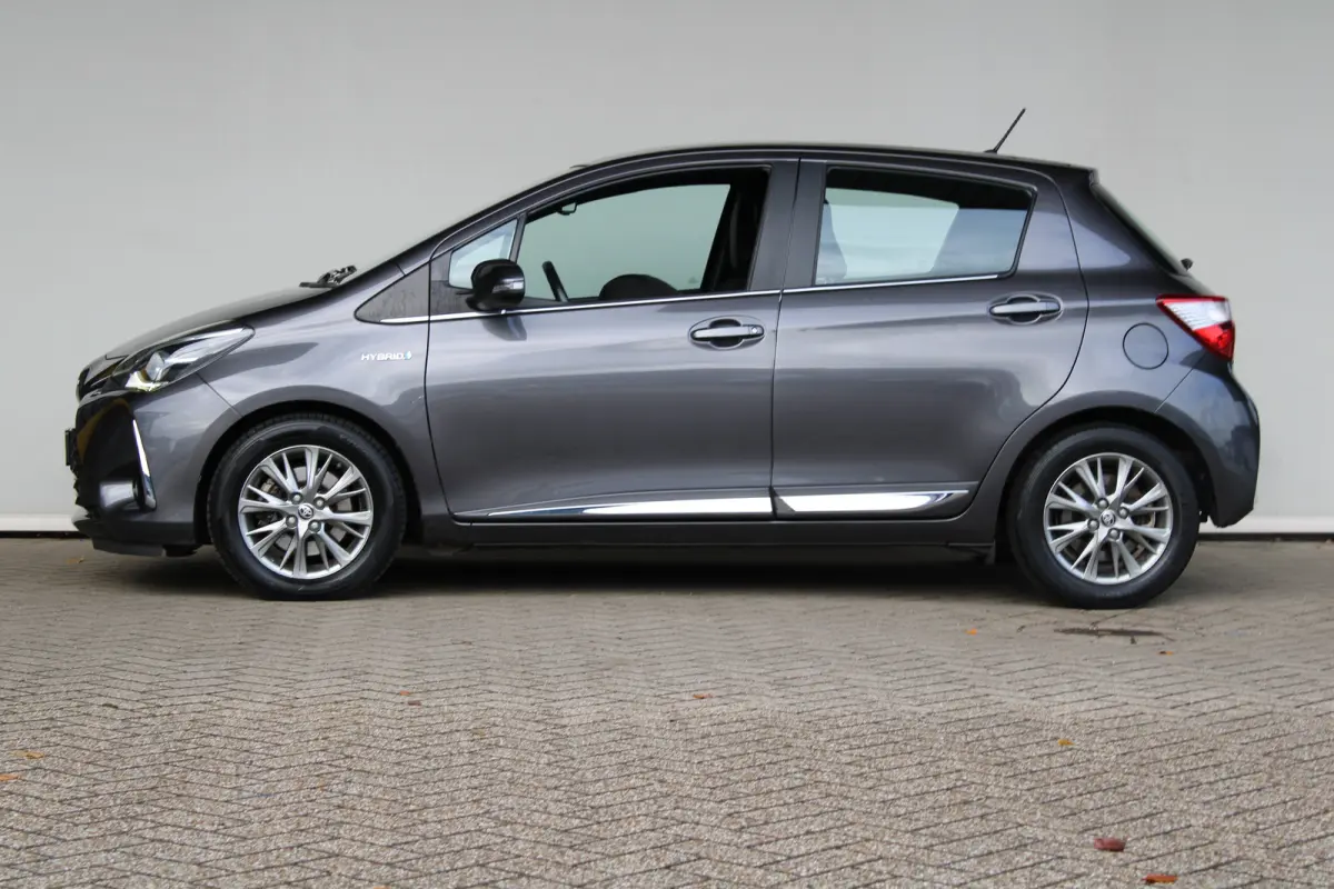 1.5 Hybrid Executive | Achteruitrijcamera | Climate control | Cruise control | Navigatie |