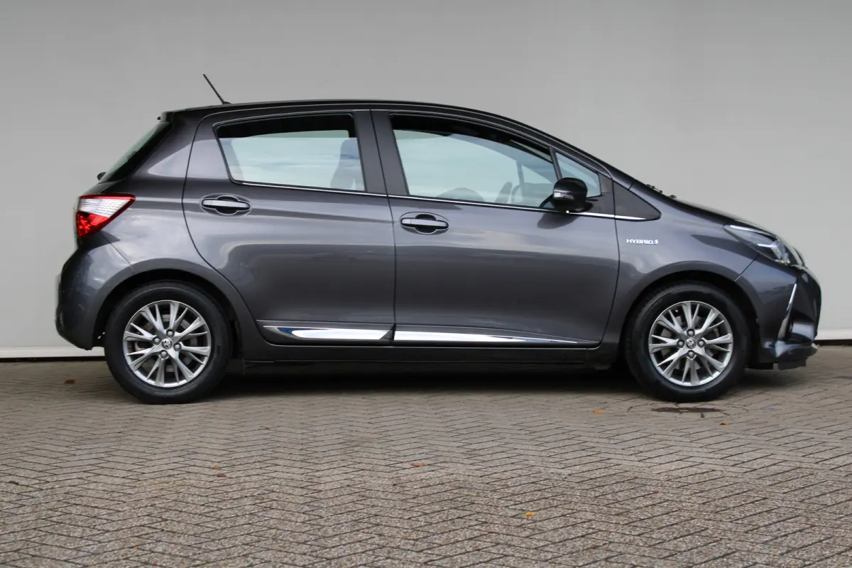 1.5 Hybrid Executive | Achteruitrijcamera | Climate control | Cruise control | Navigatie |