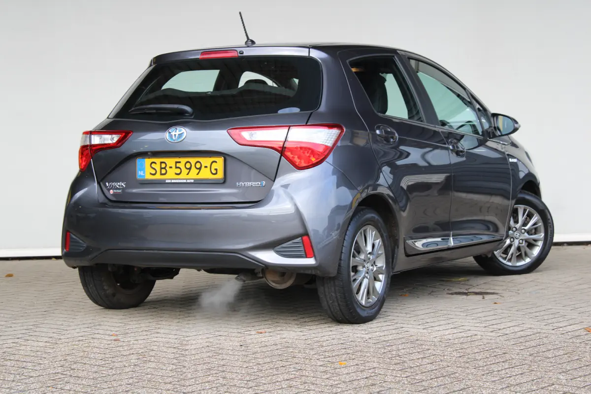 1.5 Hybrid Executive | Achteruitrijcamera | Climate control | Cruise control | Navigatie |
