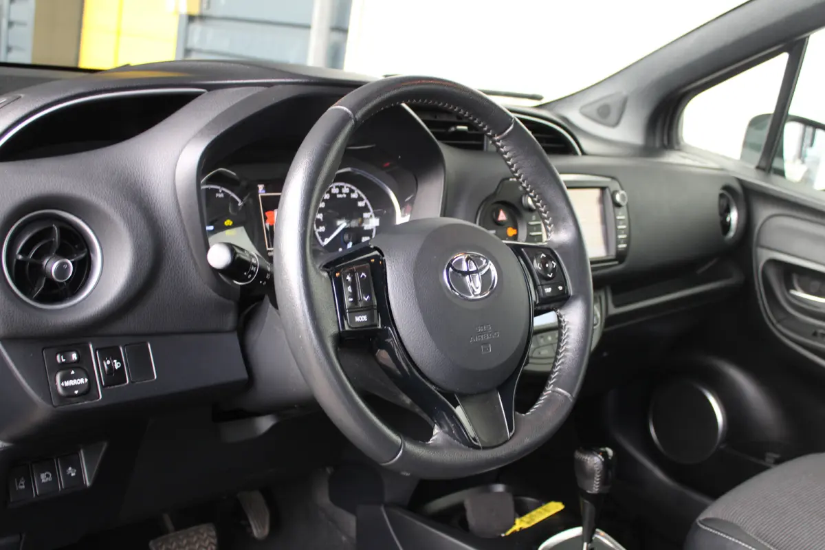 1.5 Hybrid Executive | Achteruitrijcamera | Climate control | Cruise control | Navigatie |