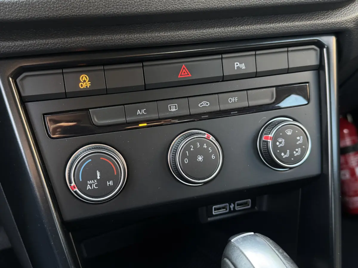 1.5 TSI 150PK DSG BUSINESS CARPLAY/NAVI/PDC