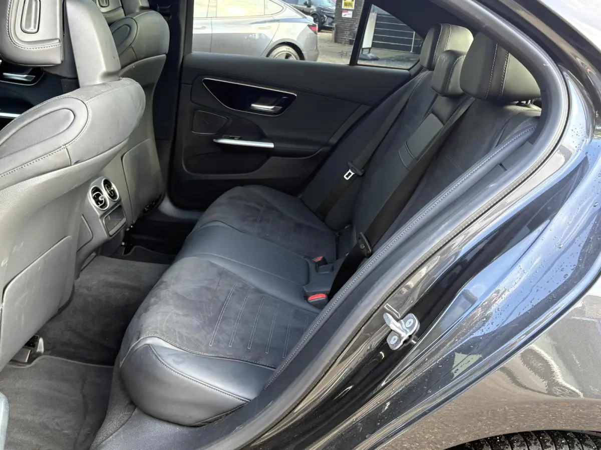 300 e Business Solution AMG ORIG. NL NAP| EERSTE EIGENAAR| PANO| MEMORY STOELEN| 360 CAMERA| STOELVERWARMING| NIGHT PAKKET|