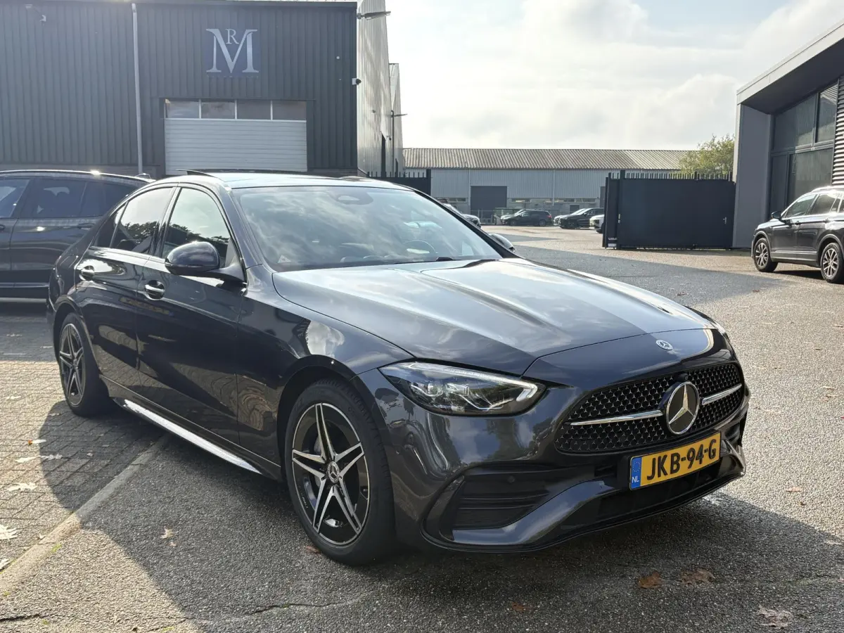 300 e Business Solution AMG ORIG. NL NAP| EERSTE EIGENAAR| PANO| MEMORY STOELEN| 360 CAMERA| STOELVERWARMING| NIGHT PAKKET|