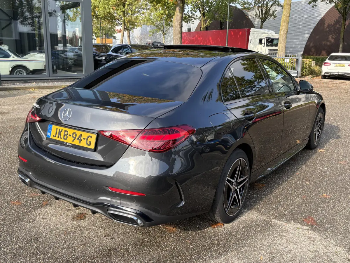 300 e Business Solution AMG ORIG. NL NAP| EERSTE EIGENAAR| PANO| MEMORY STOELEN| 360 CAMERA| STOELVERWARMING| NIGHT PAKKET|