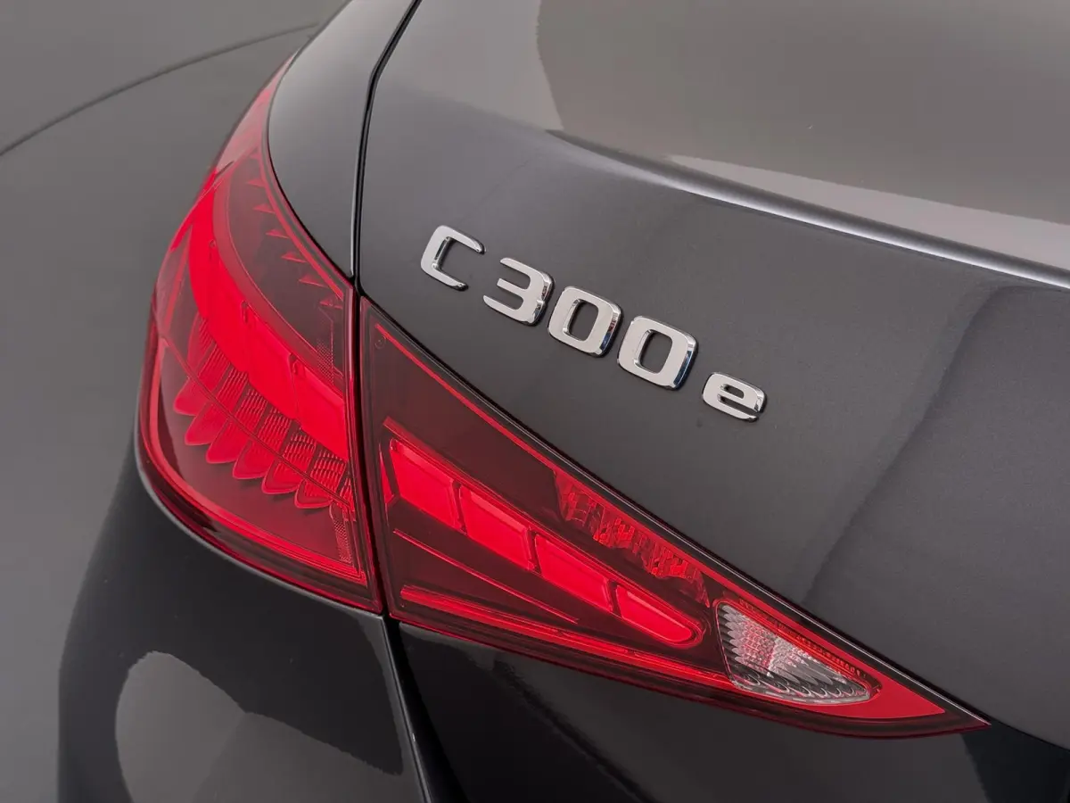 C300 e Business Solution AMG ORIG. NL NAP| EERSTE EIGENAAR| PANO| MEMORY STOELEN| 360 CAMERA| STOELVERWARMING| NIGHT PAKKET|