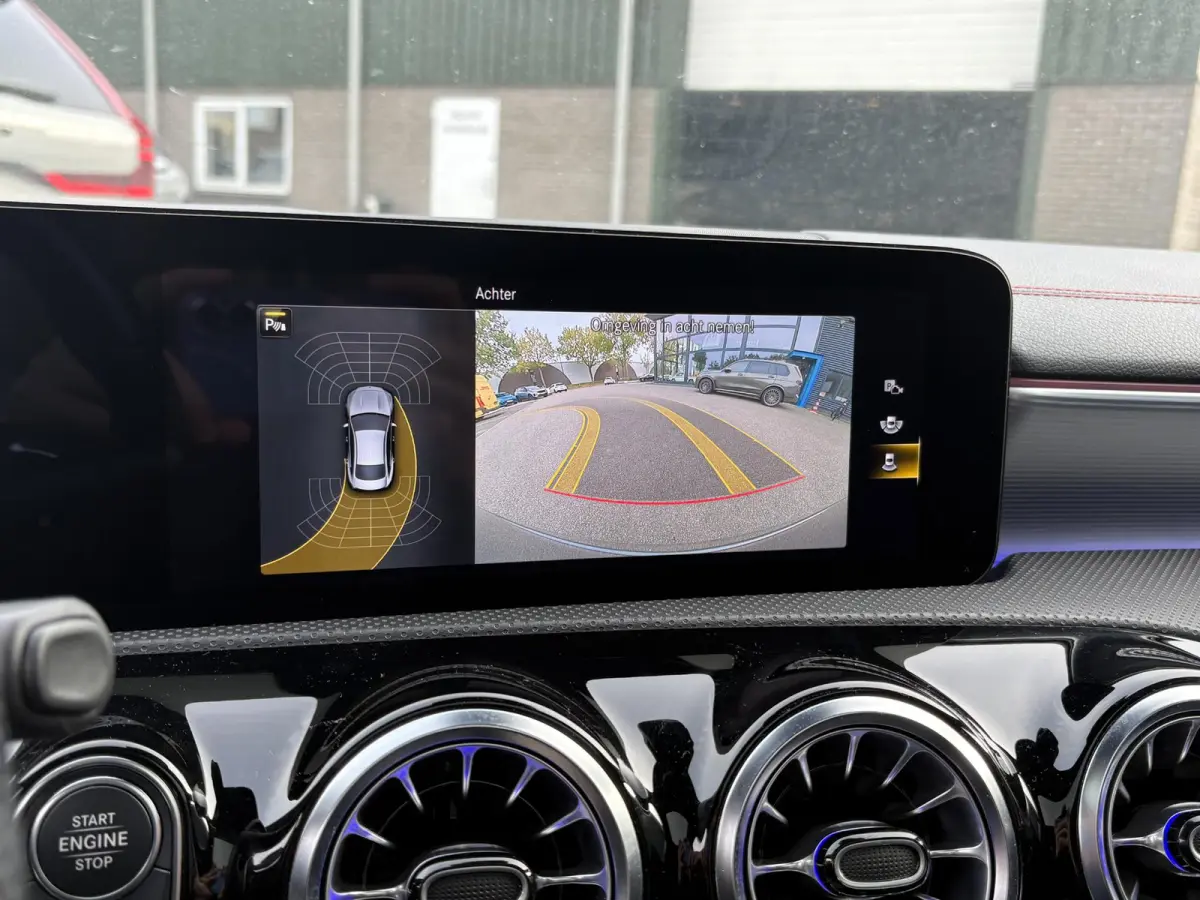 200 Luxury Line STOELVERWARMING | PANORAMADAK | APPLE CARPLAY / ANDROID AUTO | CRUISE CONTROL | ACHTERUITRIJ CAMERA |