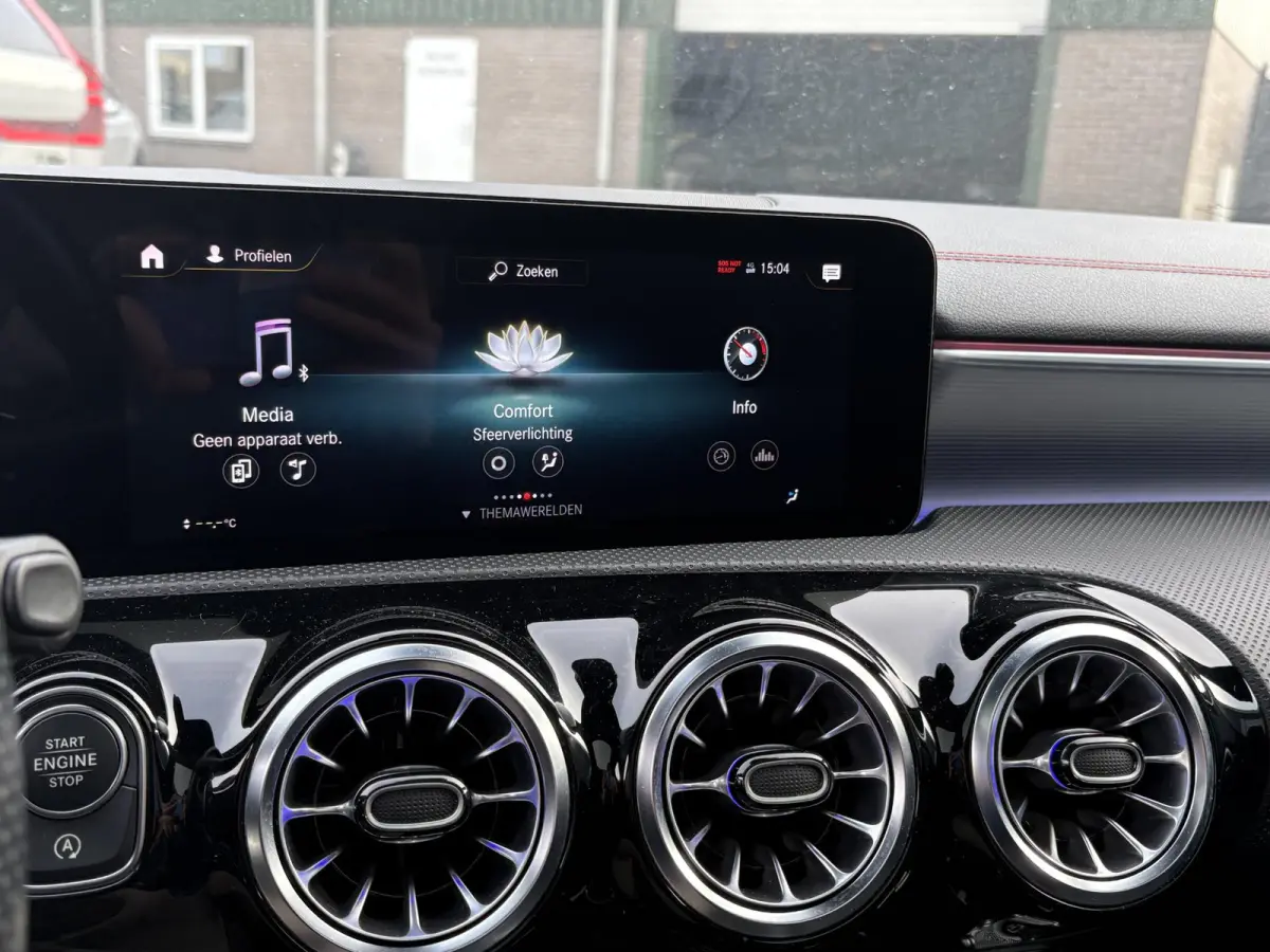 200 Luxury Line STOELVERWARMING | PANORAMADAK | APPLE CARPLAY / ANDROID AUTO | CRUISE CONTROL | ACHTERUITRIJ CAMERA |