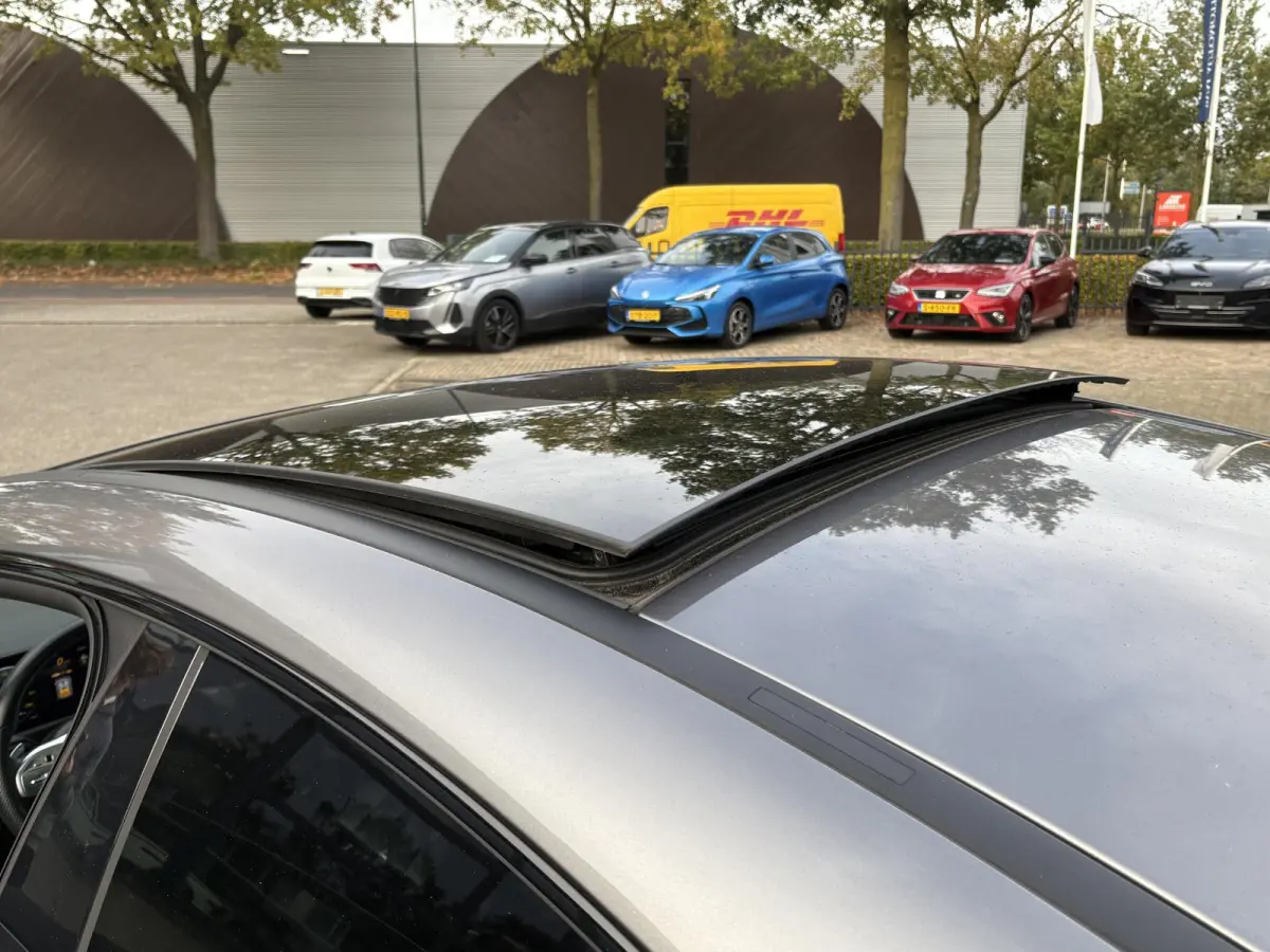 200 Luxury Line STOELVERWARMING | PANORAMADAK | APPLE CARPLAY / ANDROID AUTO | CRUISE CONTROL | ACHTERUITRIJ CAMERA |