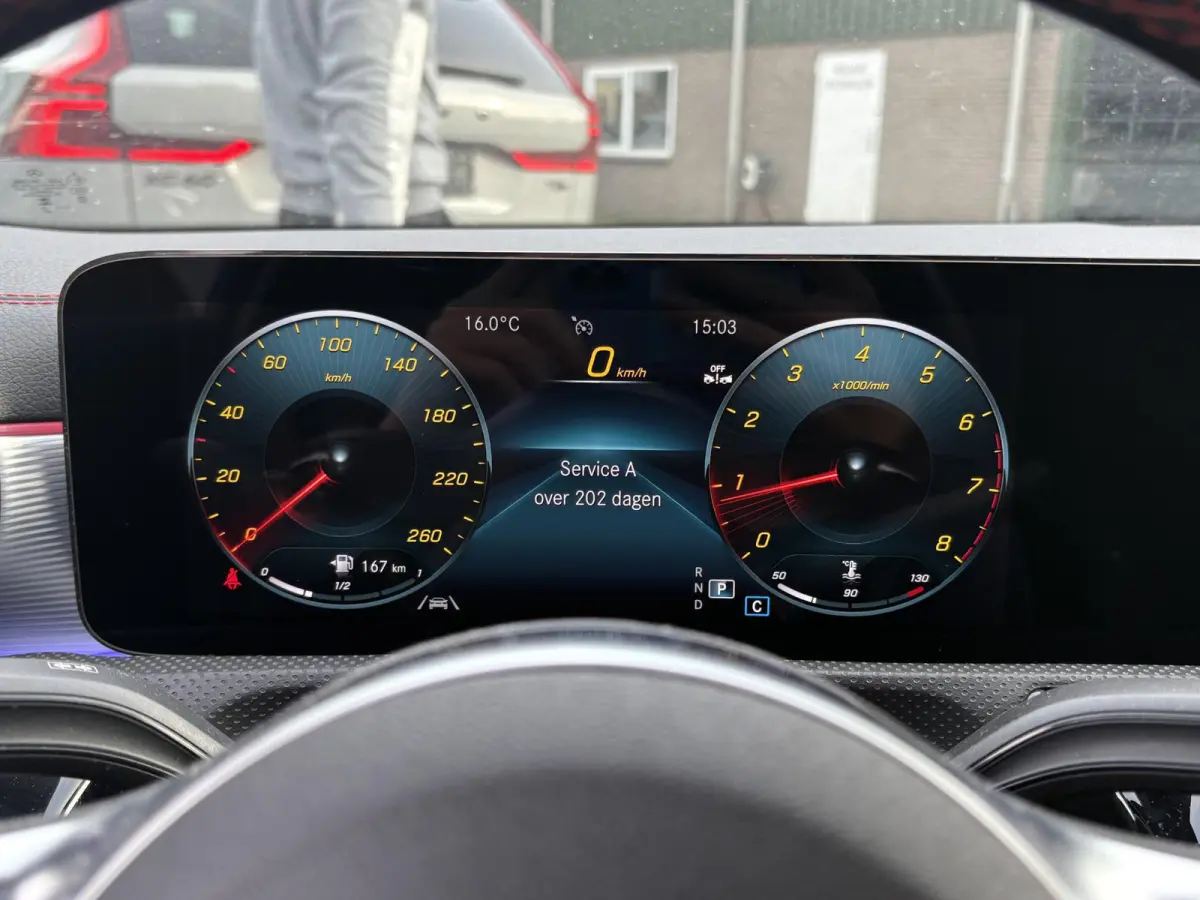 200 Luxury Line STOELVERWARMING | PANORAMADAK | APPLE CARPLAY / ANDROID AUTO | CRUISE CONTROL | ACHTERUITRIJ CAMERA |