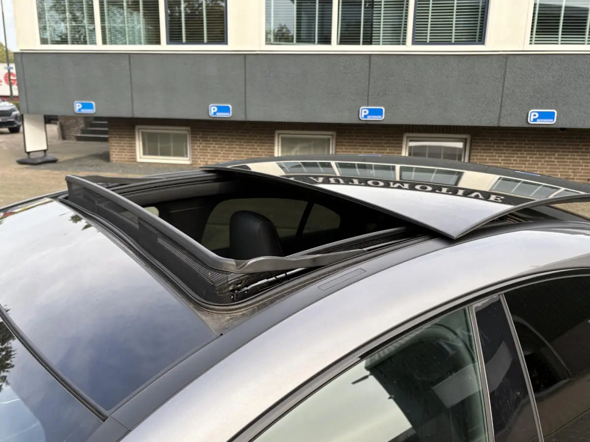 200 Luxury Line STOELVERWARMING | PANORAMADAK | APPLE CARPLAY / ANDROID AUTO | CRUISE CONTROL | ACHTERUITRIJ CAMERA |