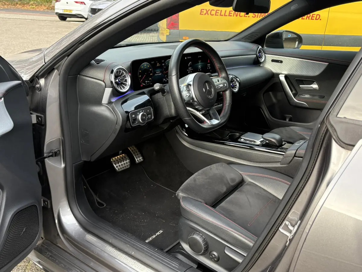 200 Luxury Line STOELVERWARMING | PANORAMADAK | APPLE CARPLAY / ANDROID AUTO | CRUISE CONTROL | ACHTERUITRIJ CAMERA |