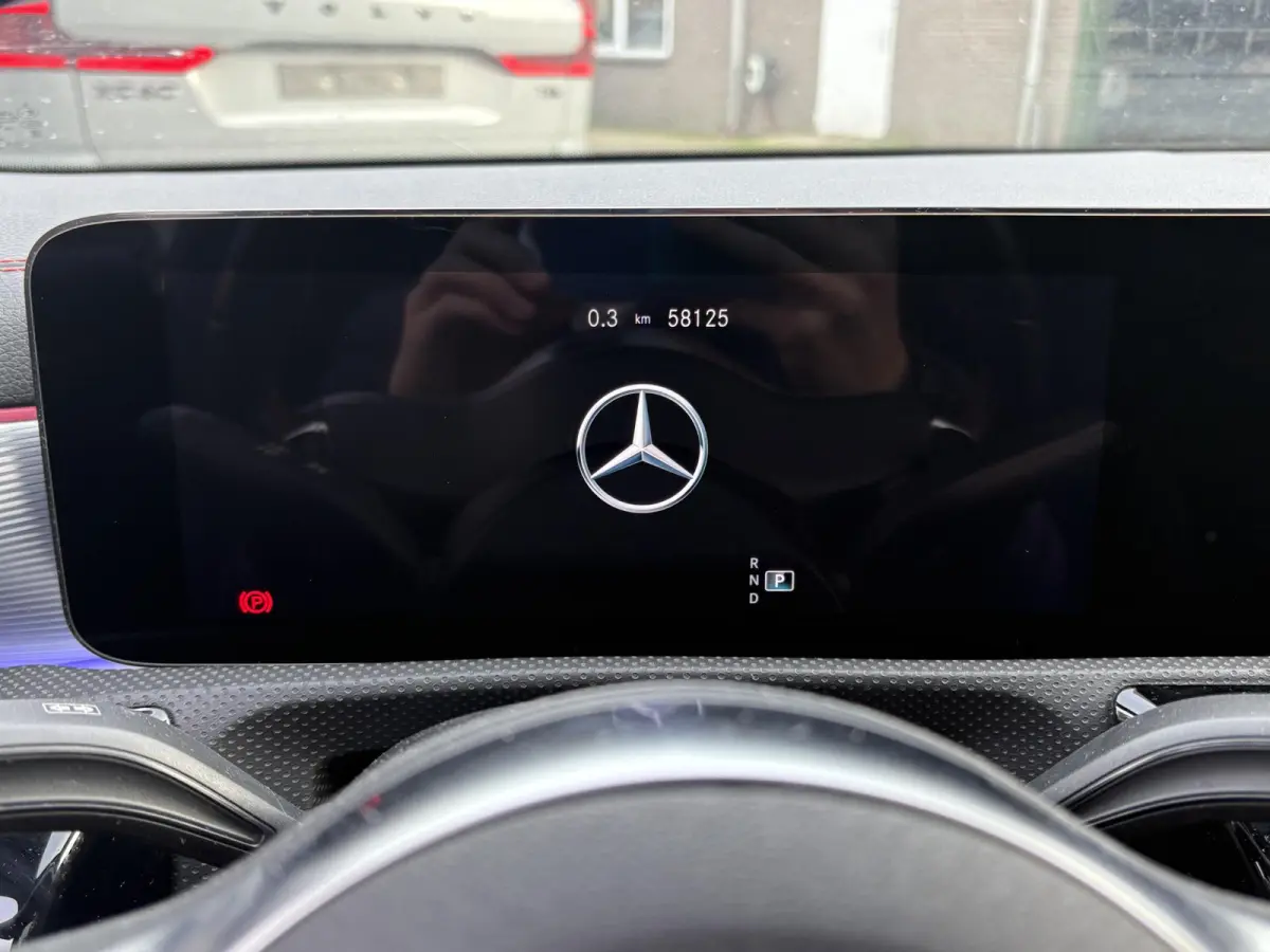 200 Luxury Line STOELVERWARMING | PANORAMADAK | APPLE CARPLAY / ANDROID AUTO | CRUISE CONTROL | ACHTERUITRIJ CAMERA |