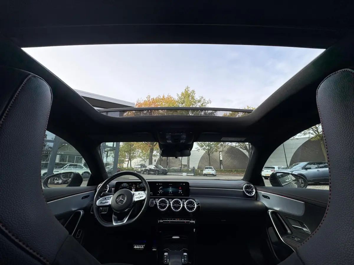 200 Luxury Line STOELVERWARMING | PANORAMADAK | APPLE CARPLAY / ANDROID AUTO | CRUISE CONTROL | ACHTERUITRIJ CAMERA |
