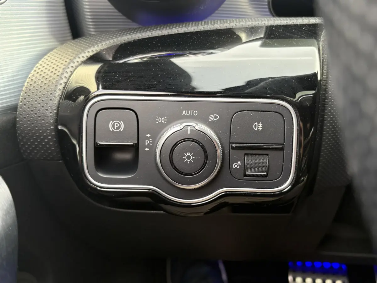 200 Luxury Line STOELVERWARMING | PANORAMADAK | APPLE CARPLAY / ANDROID AUTO | CRUISE CONTROL | ACHTERUITRIJ CAMERA |