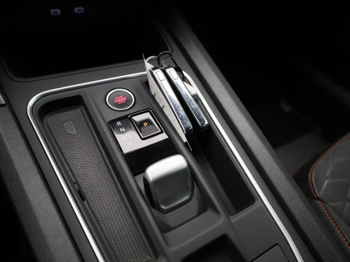 1.0 eTSI FR Business Intense | APPLE/ANDROID CARPLAY | NAVIGATIE | STOELVERWARMING| LICHTMETALEN VELGEN 17" | 12 MAANDEN BOVAG GARANTIE |