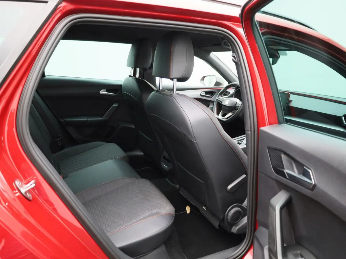 1.0 eTSI FR Business Intense | APPLE/ANDROID CARPLAY | NAVIGATIE | STOELVERWARMING| LICHTMETALEN VELGEN 17" | 12 MAANDEN BOVAG GARANTIE |