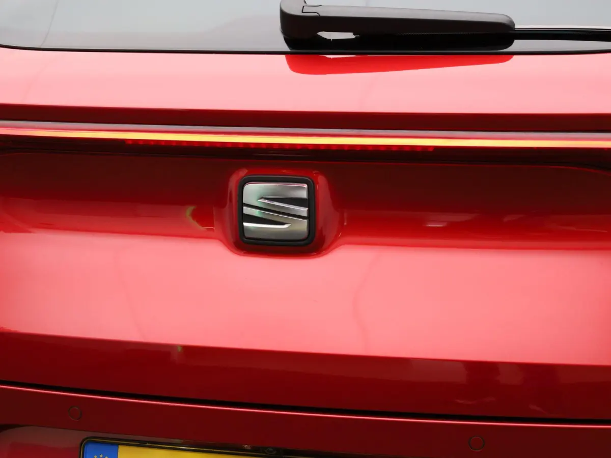 1.0 eTSI FR Business Intense | APPLE/ANDROID CARPLAY | NAVIGATIE | STOELVERWARMING| LICHTMETALEN VELGEN 17" | 12 MAANDEN BOVAG GARANTIE |