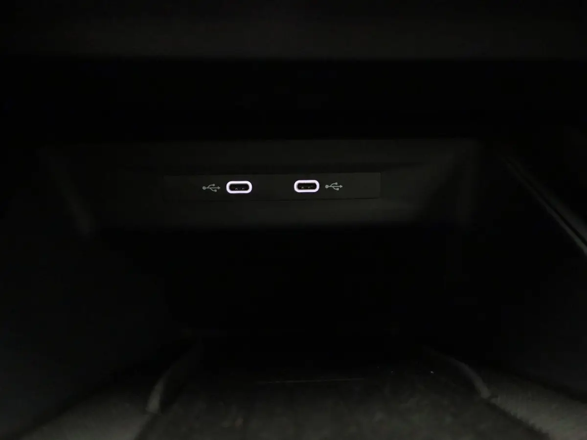 1.0 eTSI FR Business Intense | APPLE/ANDROID CARPLAY | NAVIGATIE | STOELVERWARMING| LICHTMETALEN VELGEN 17" | 12 MAANDEN BOVAG GARANTIE |