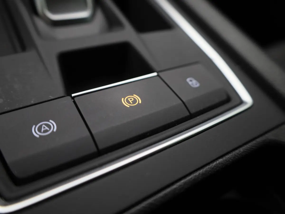 1.0 eTSI FR Business Intense | APPLE/ANDROID CARPLAY | NAVIGATIE | STOELVERWARMING| LICHTMETALEN VELGEN 17" | 12 MAANDEN BOVAG GARANTIE |