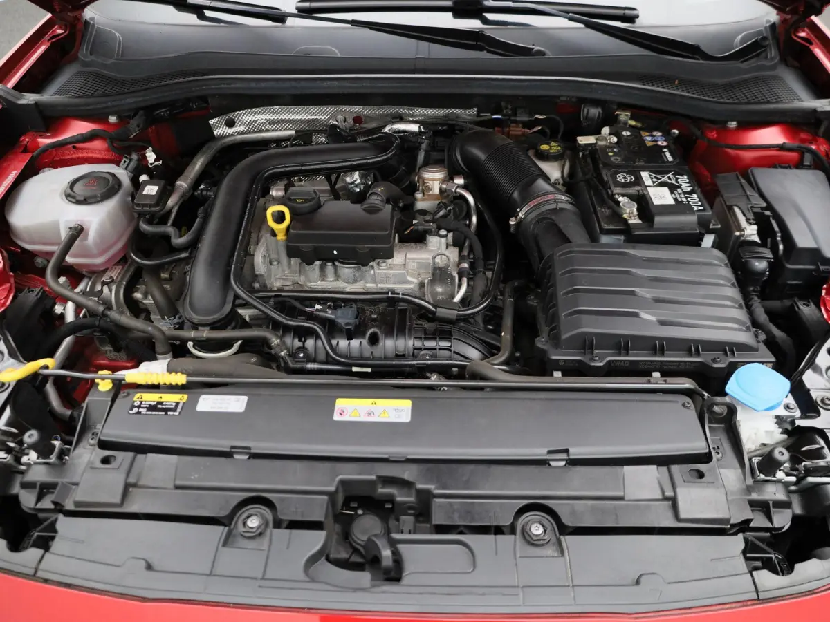 1.0 eTSI FR Business Intense | APPLE/ANDROID CARPLAY | NAVIGATIE | STOELVERWARMING| LICHTMETALEN VELGEN 17" | 12 MAANDEN BOVAG GARANTIE |