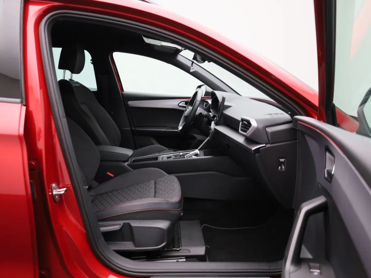 1.0 eTSI FR Business Intense | APPLE/ANDROID CARPLAY | NAVIGATIE | STOELVERWARMING| LICHTMETALEN VELGEN 17" | 12 MAANDEN BOVAG GARANTIE |