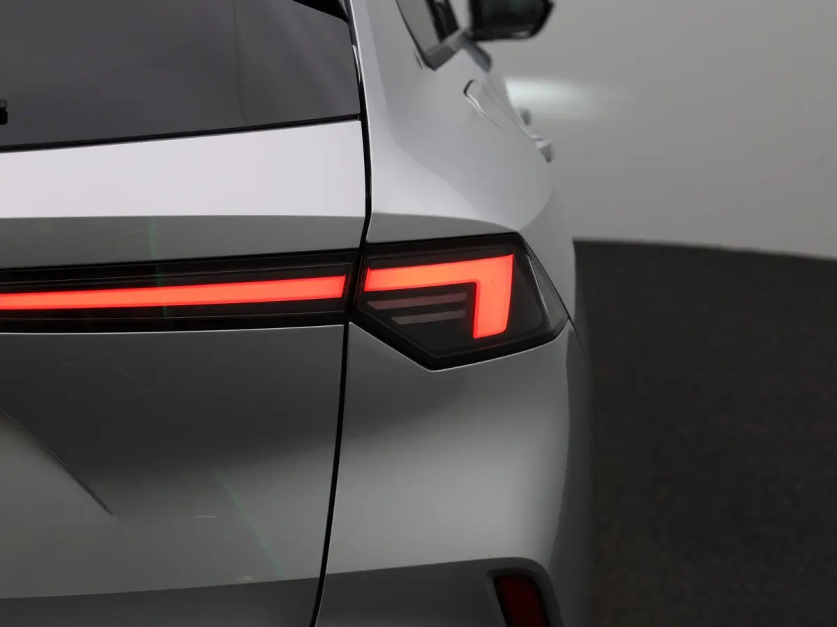 1.2 Business Edition | APPLE/ANDROID CARPLAY | NAVIGATIESYSTEEM | STOELVERWARMING | LICHTMETALEN VELGEN | 12 MAANDEN BOVAG GARANTIE |