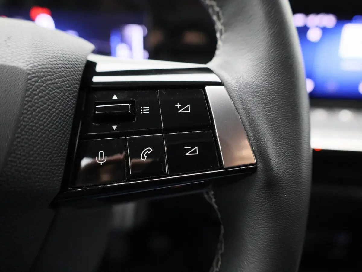 1.2 Business Edition | APPLE/ANDROID CARPLAY | NAVIGATIESYSTEEM | STOELVERWARMING | LICHTMETALEN VELGEN | 12 MAANDEN BOVAG GARANTIE |