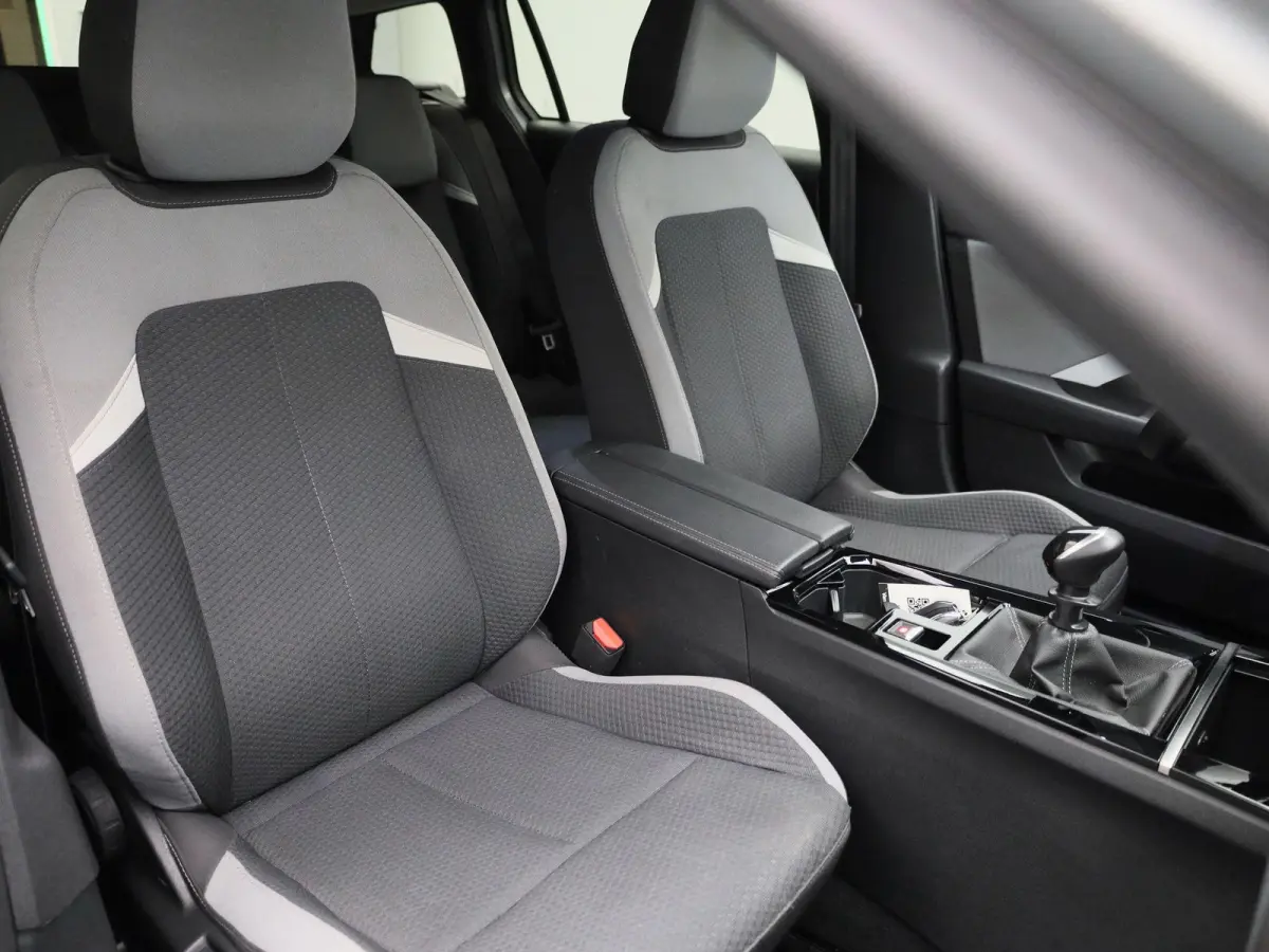 1.2 Business Edition | APPLE/ANDROID CARPLAY | NAVIGATIESYSTEEM | STOELVERWARMING | LICHTMETALEN VELGEN | 12 MAANDEN BOVAG GARANTIE |