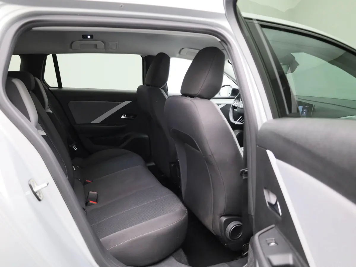 1.2 Business Edition | APPLE/ANDROID CARPLAY | NAVIGATIESYSTEEM | STOELVERWARMING | LICHTMETALEN VELGEN | 12 MAANDEN BOVAG GARANTIE |