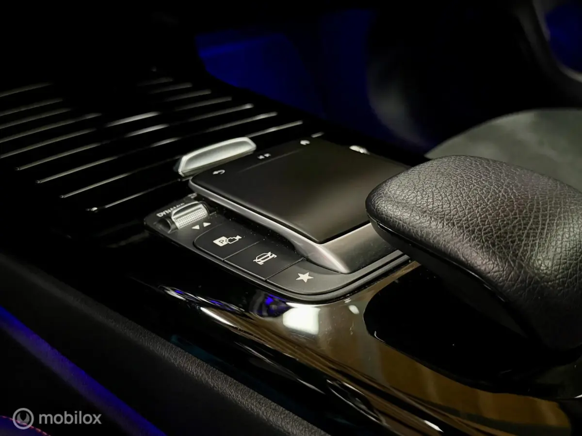 200 AMG | Pano | Dodehoek | Beam | Stoelverwarming | Sfeer | Night | 18" | NAP | Camera | Leer/Alcantara | Verkeerslichtweergave+ | Widescreen | DYNAMIC