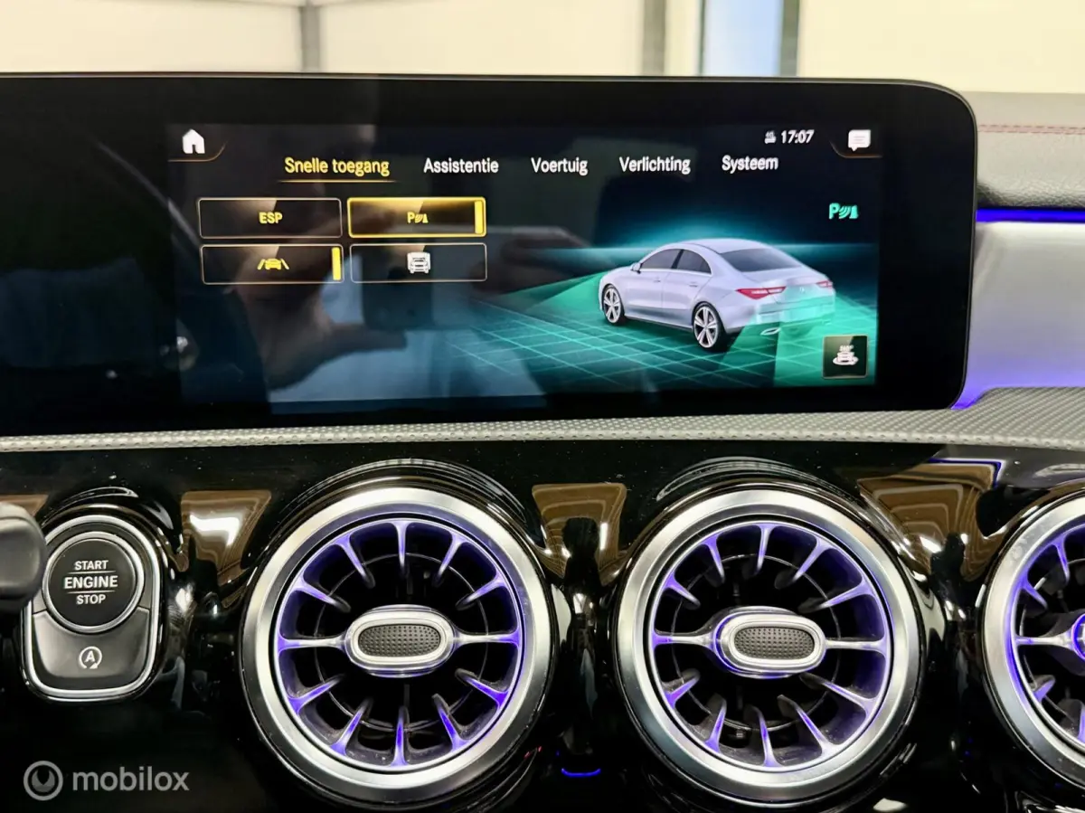 200 AMG | Pano | Dodehoek | Beam | Stoelverwarming | Sfeer | Night | 18" | NAP | Camera | Leer/Alcantara | Verkeerslichtweergave+ | Widescreen | DYNAMIC