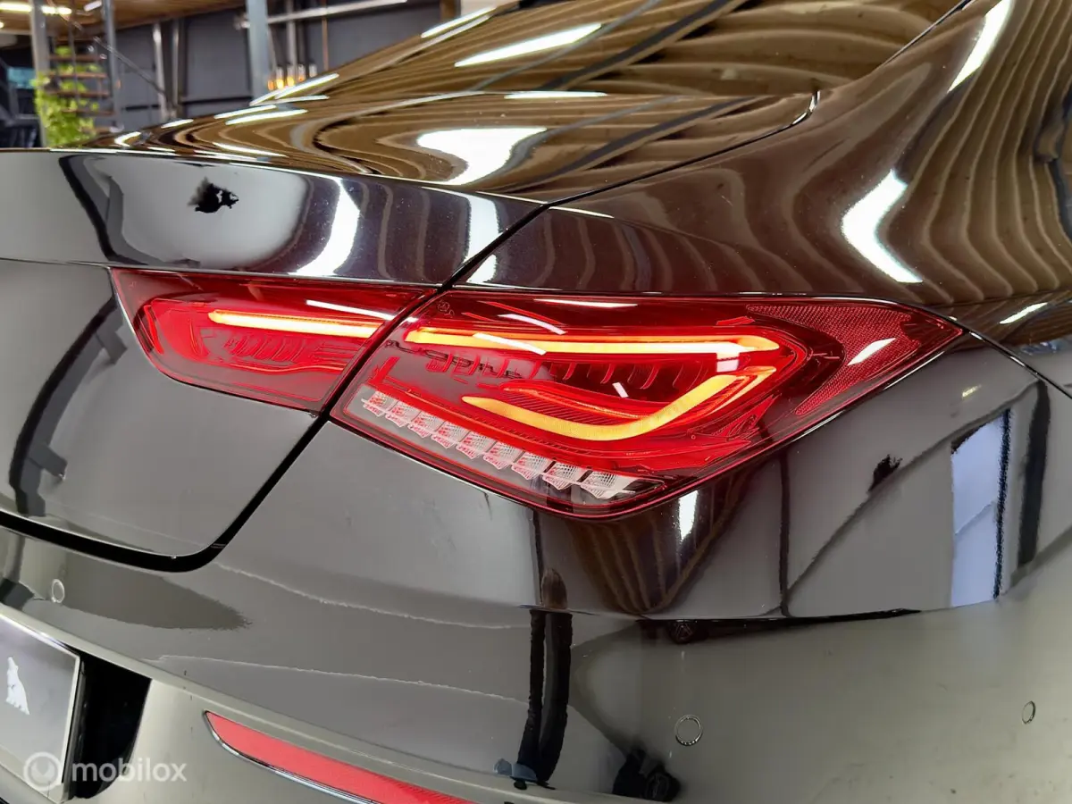 200 AMG | Pano | Dodehoek | Beam | Stoelverwarming | Sfeer | Night | 18" | NAP | Camera | Leer/Alcantara | Verkeerslichtweergave+ | Widescreen | DYNAMIC