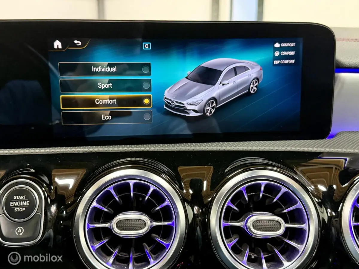 200 AMG | Pano | Dodehoek | Beam | Stoelverwarming | Sfeer | Night | 18" | NAP | Camera | Leer/Alcantara | Verkeerslichtweergave+ | Widescreen | DYNAMIC